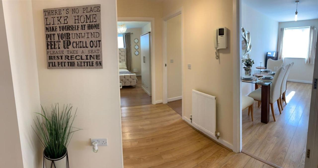 Modern Flat Apartment Watford  Exterior photo